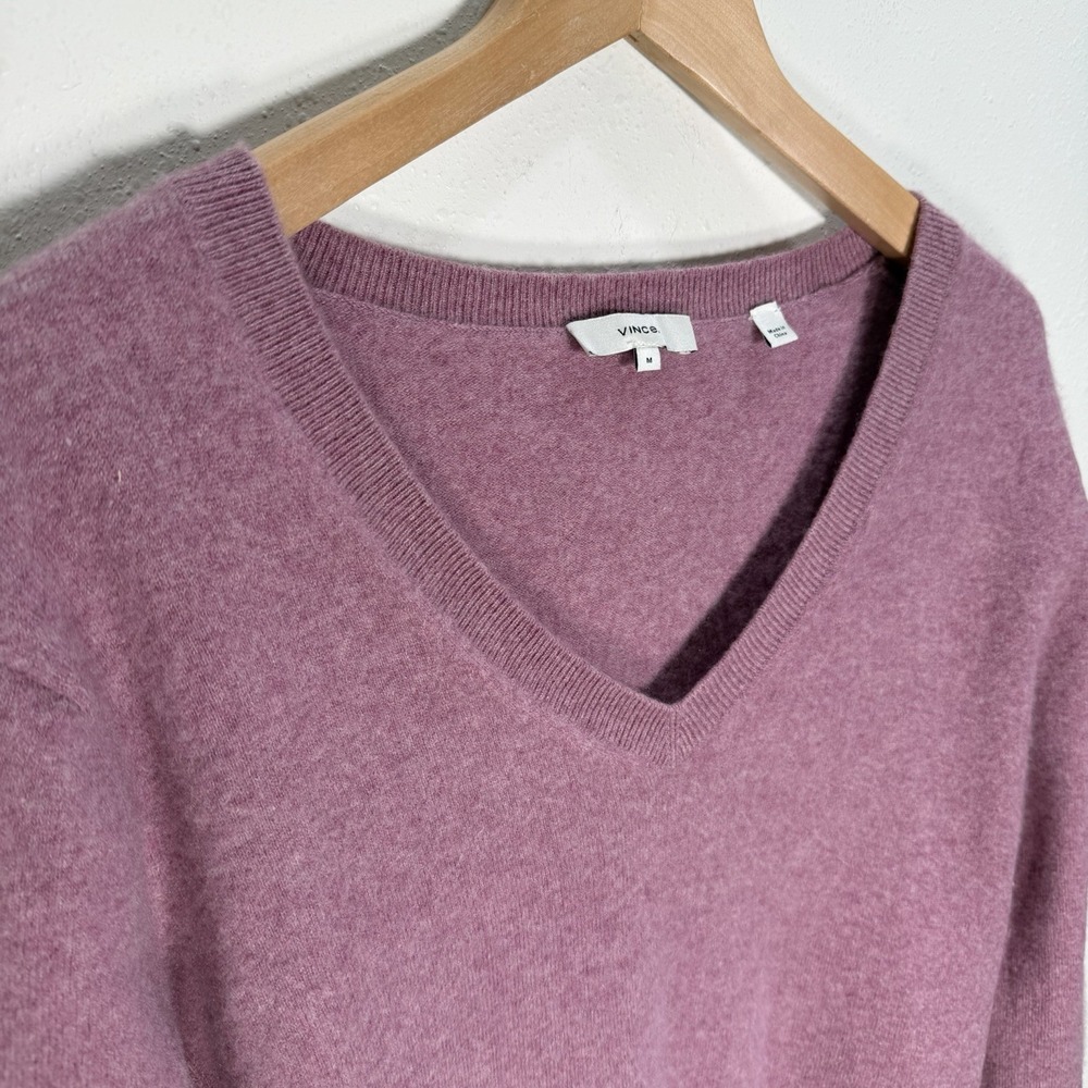 VINCE Sweater Womens 100% Cashmere Sz Medium V Neck Pink Purple Classic